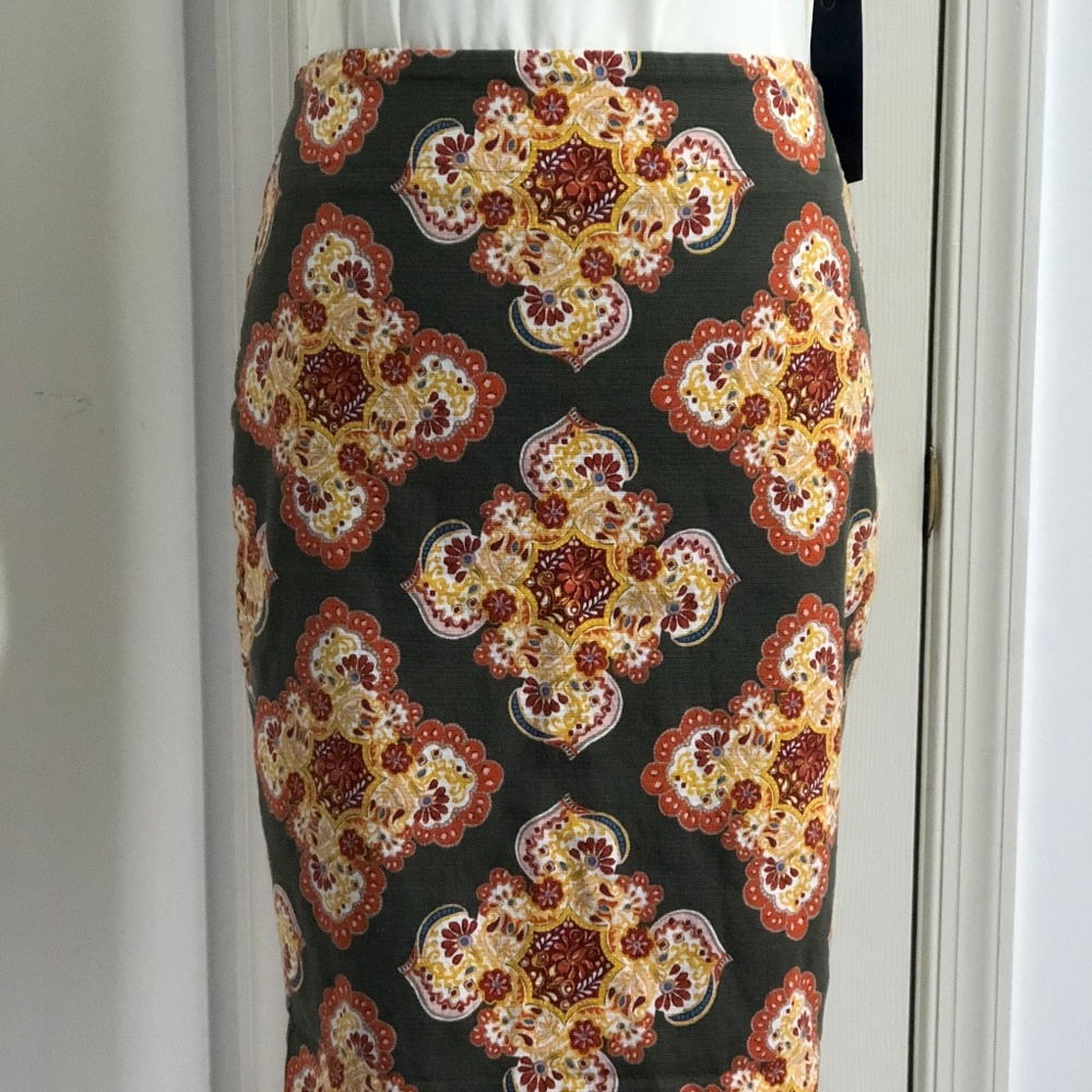 Loft Pencil skirt
